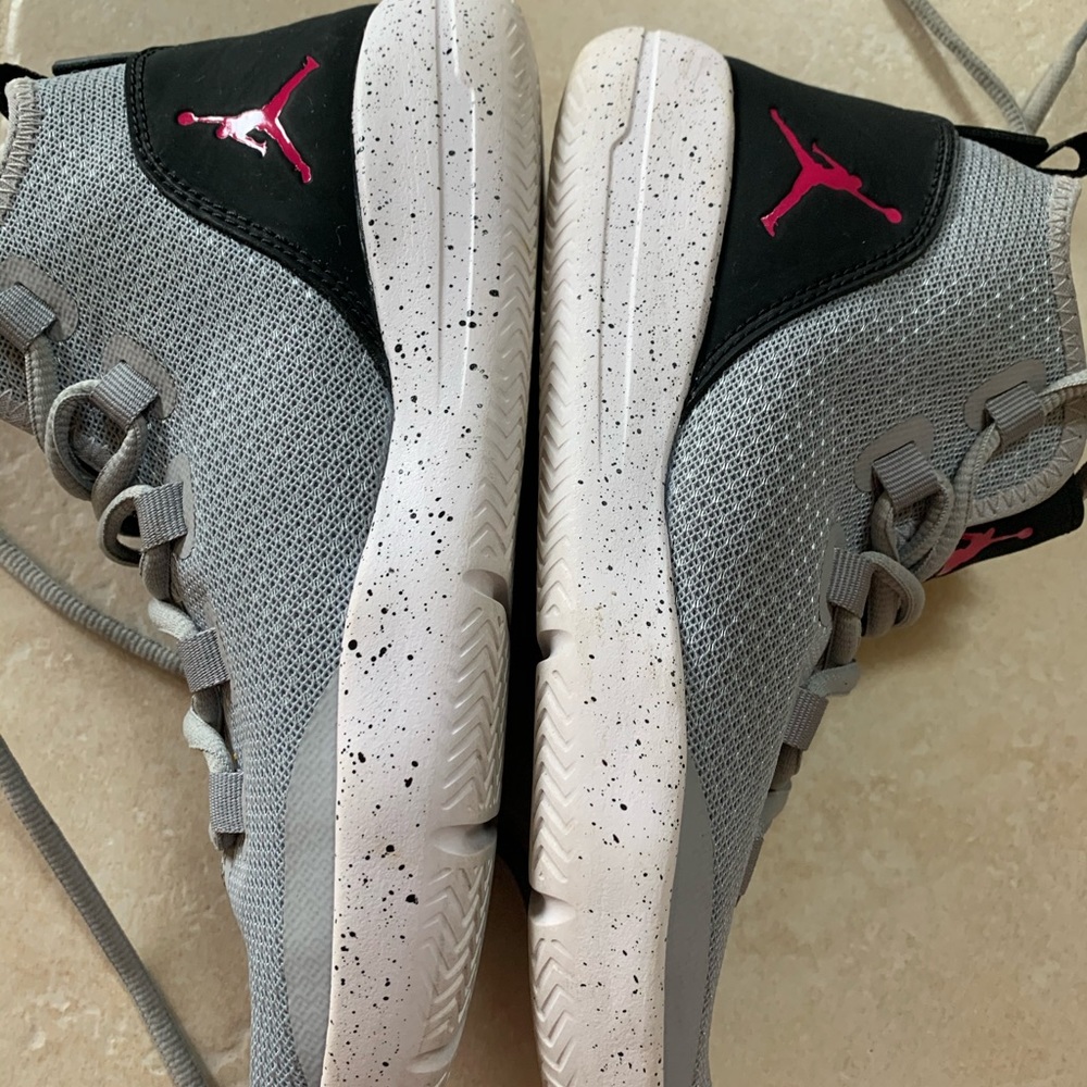 Air Jordan Reval Wolf Grey ( Size 5 )
